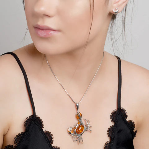 Henryka Crab Necklace in Silver and Amber MODEL