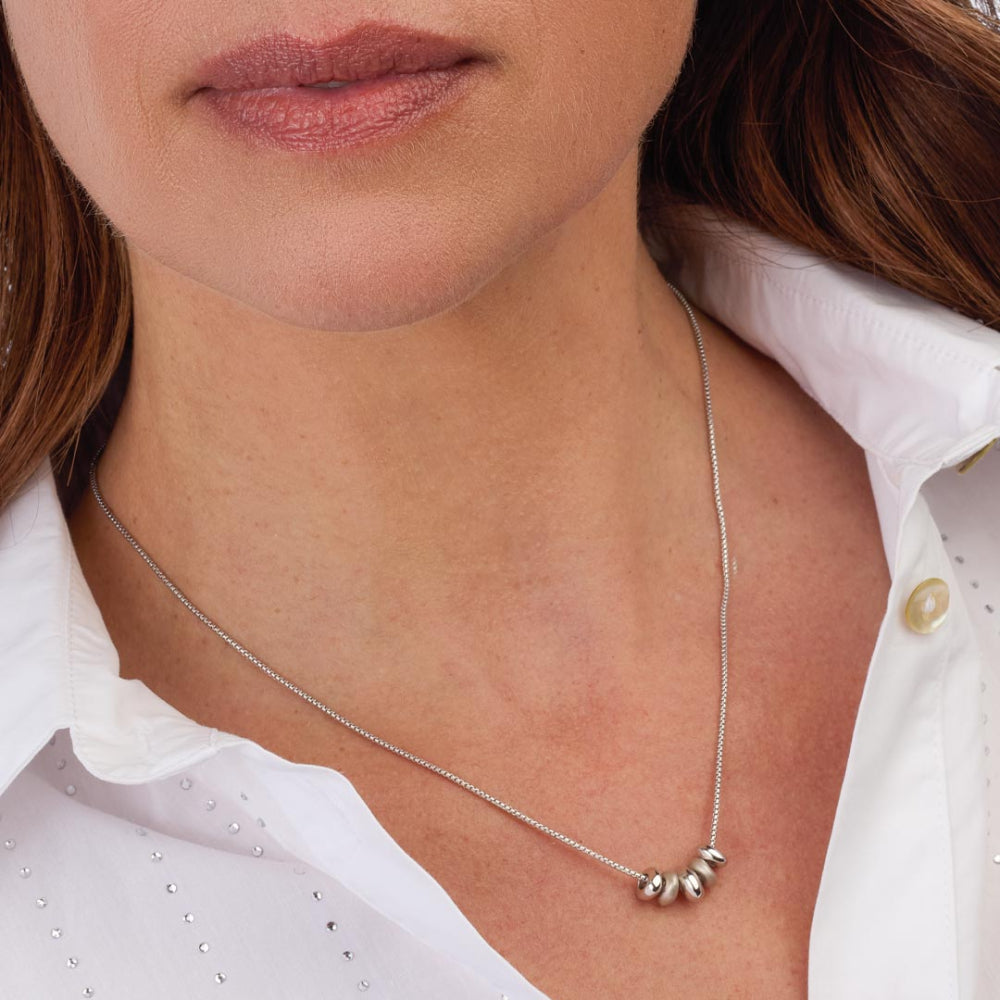 Kit Heath Coast Tumble Sand Necklace model shot