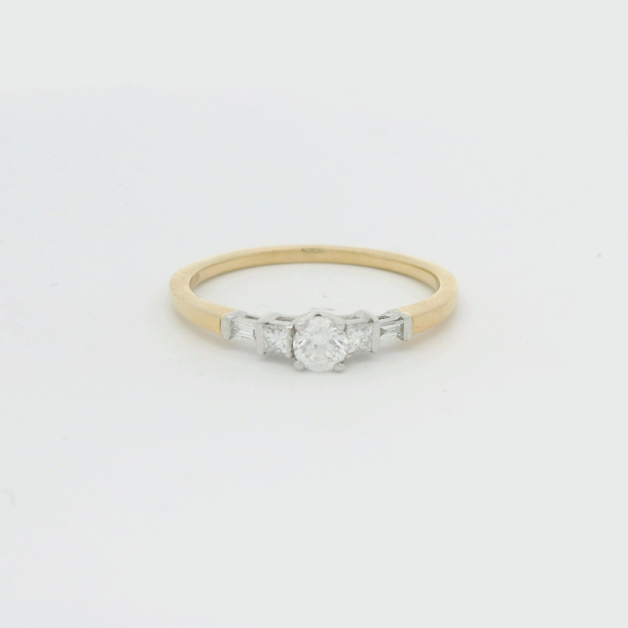 18ct Gold 5 Stone Diamond Engagement Ring 0.29ct