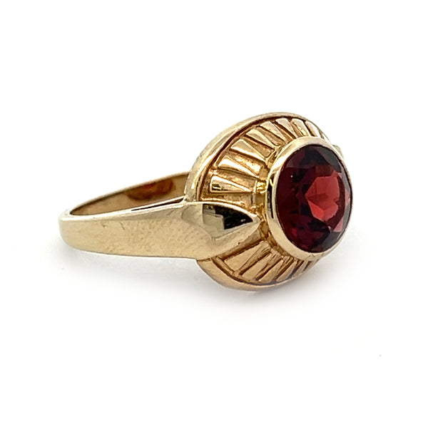 Pre Owned Garnet Ring 9ct Gold SIDE