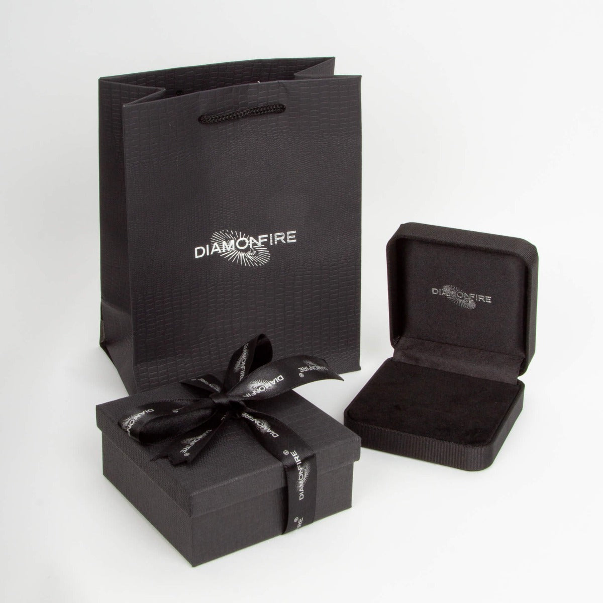 Diamonfire Shell Pearl Necklace with Zirconia Feature Clasp