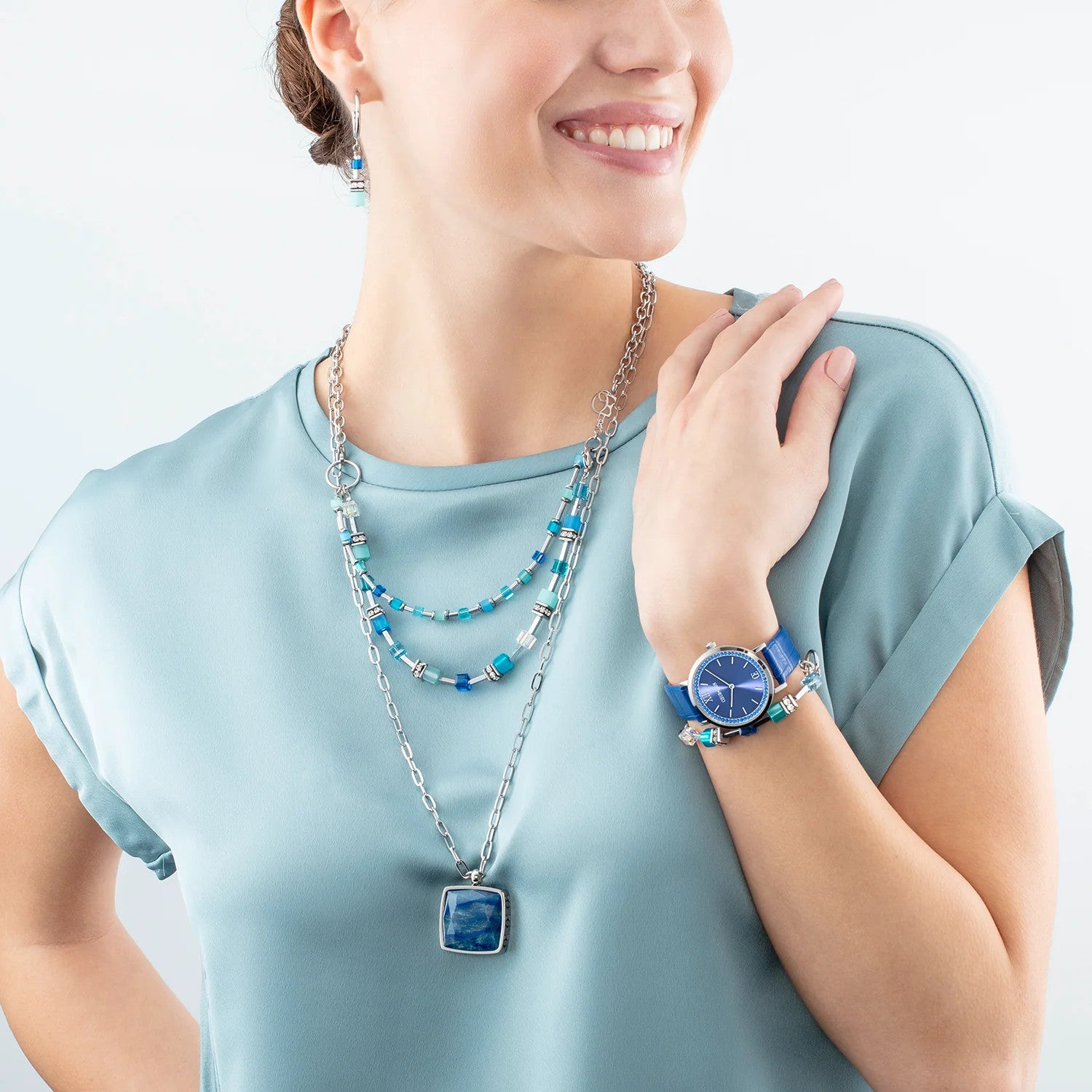 Coeur De Lion Necklace OE Amulet Square Aventurine Silver Blue model shot