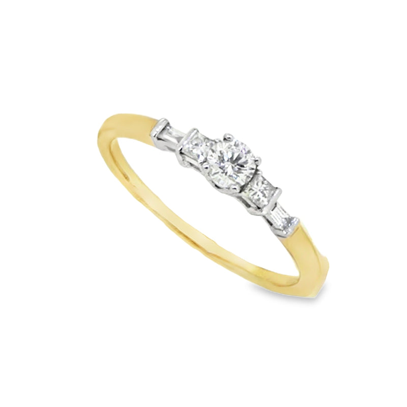 18ct Gold 5 Stone Diamond Engagement Ring 0.29ct side 2