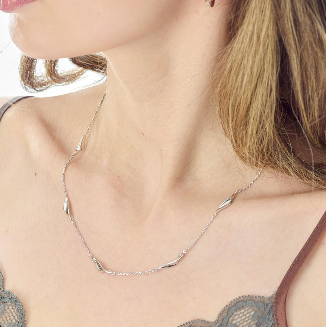 Kit Heath Serenity Curve Station Necklace model