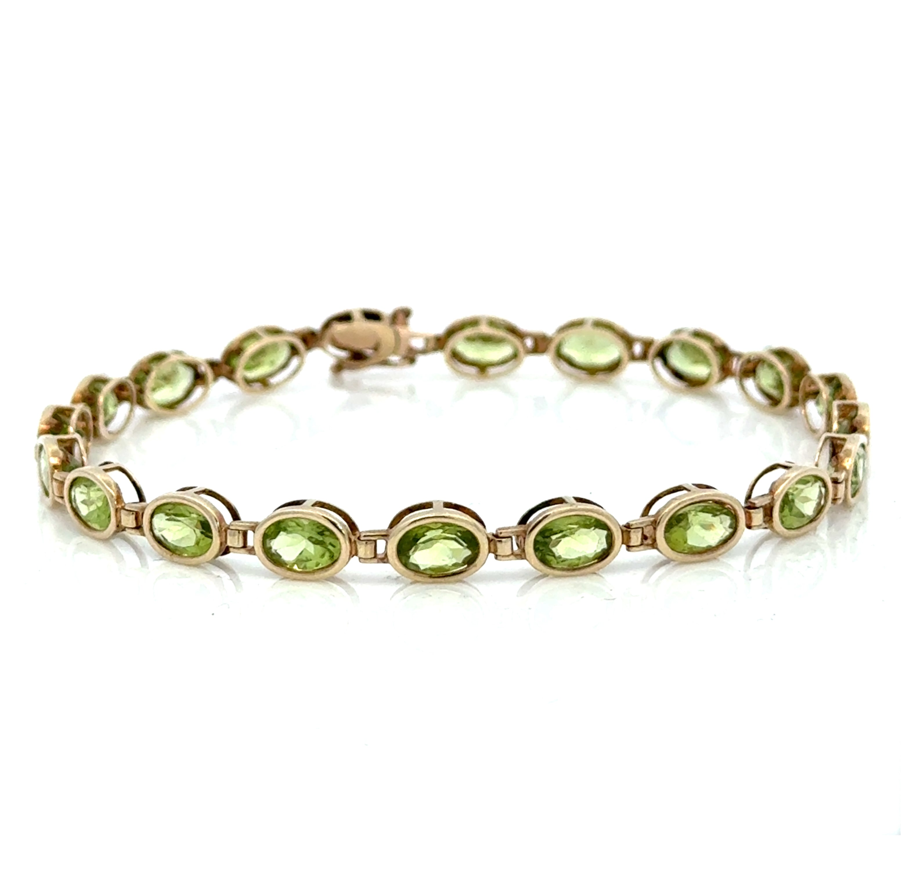 Pre Owned 9ct Gold Peridot Bracelet