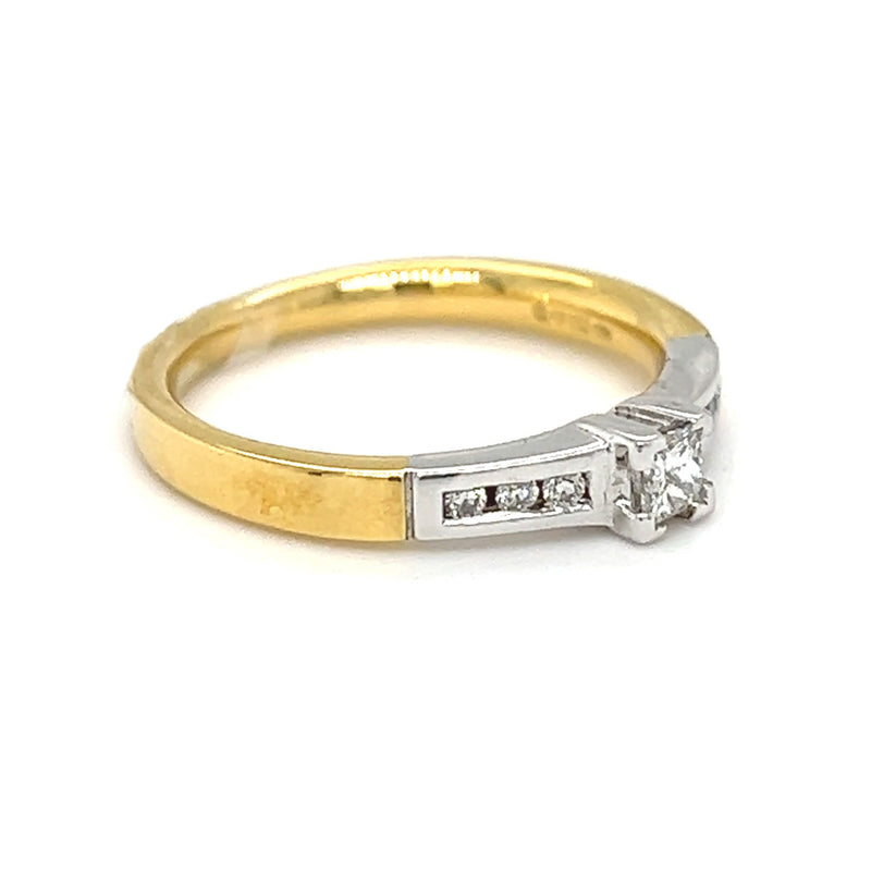 Solitaire Princess Cut Diamond Ring Diamond Set Shoulders 18ct Yellow Gold Side